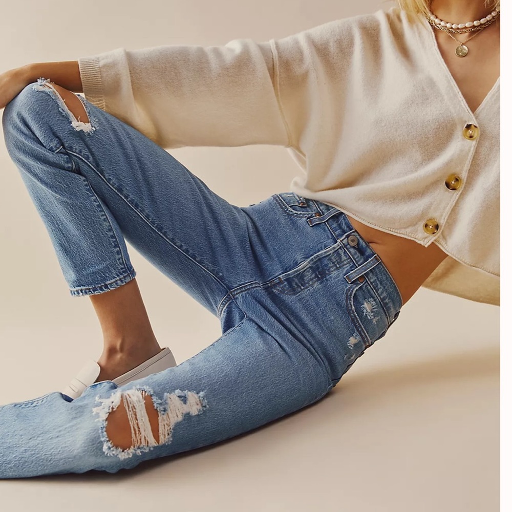 Levi’s Women 501 ct NWT button fly tapered leg customized cropped raw hem sz 28